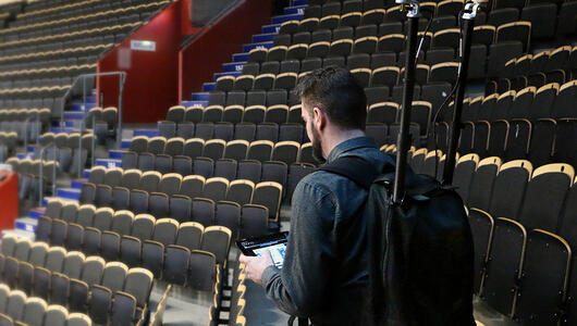 5G network testing with TEMS Pocket at indoor stadium